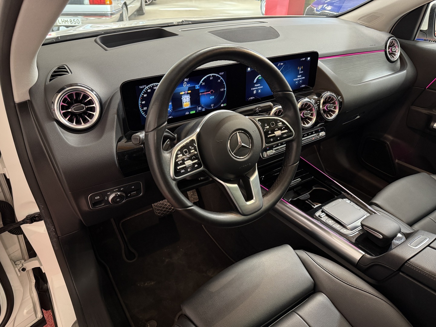 MERCEDES-BENZ EQA 2023