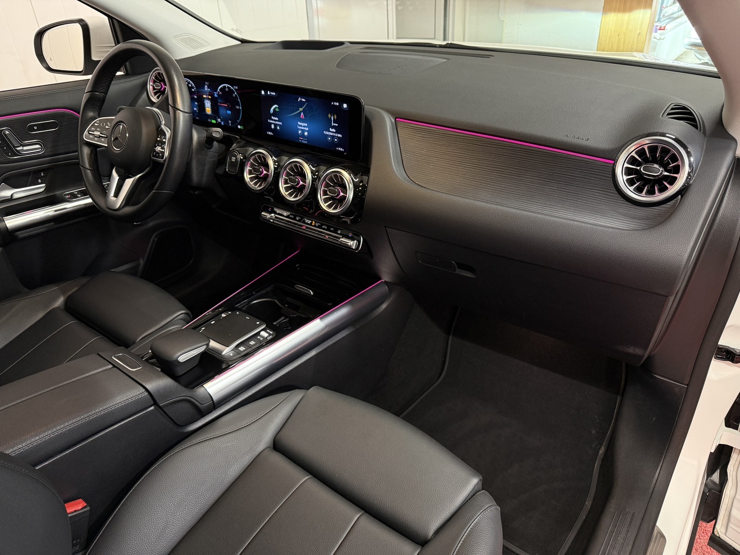 MERCEDES-BENZ EQA 2023