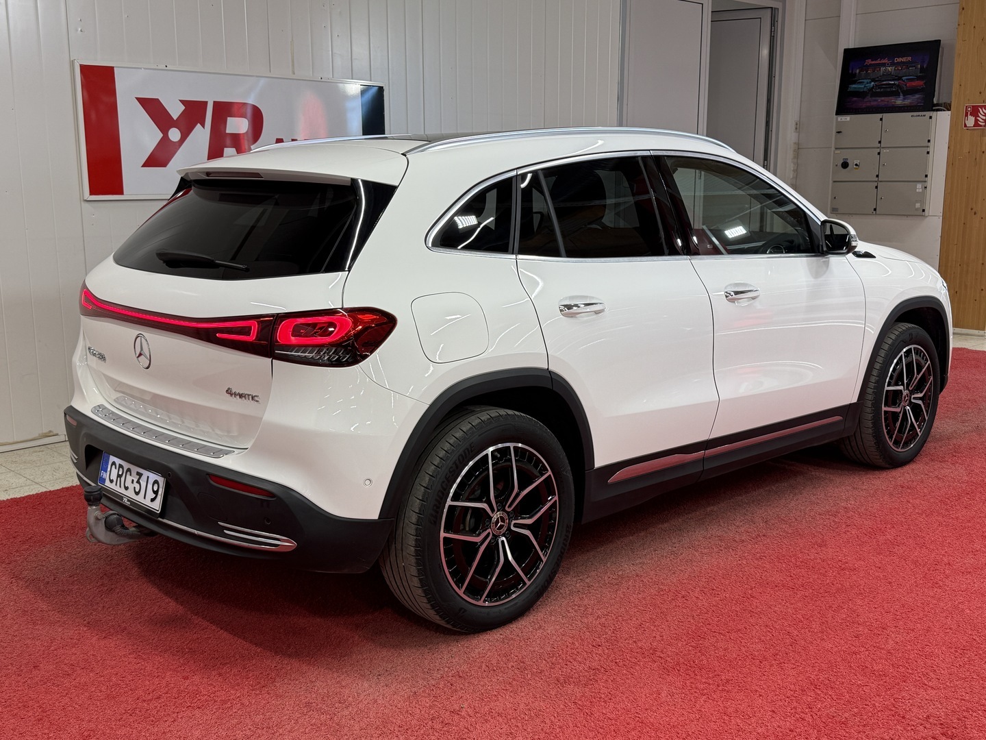 MERCEDES-BENZ EQA 2023