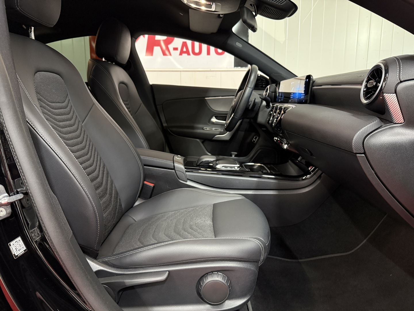 MERCEDES-BENZ CLA 15