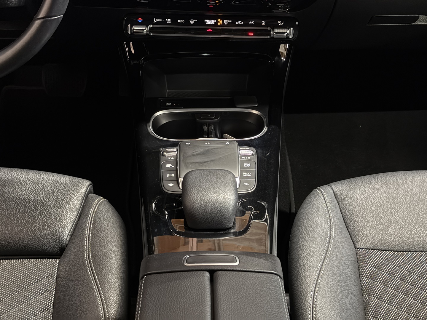 MERCEDES-BENZ CLA 17