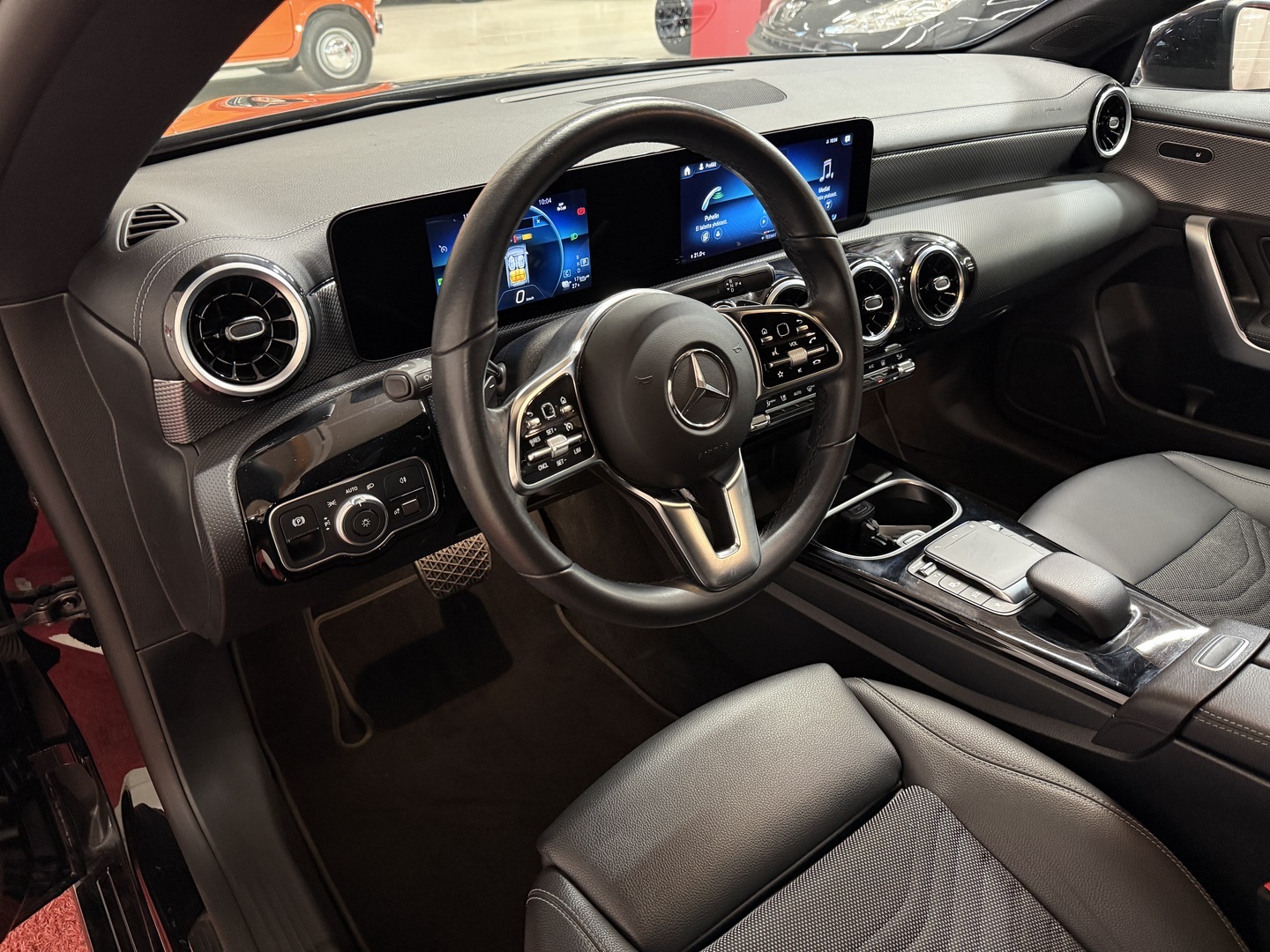 MERCEDES-BENZ CLA 9