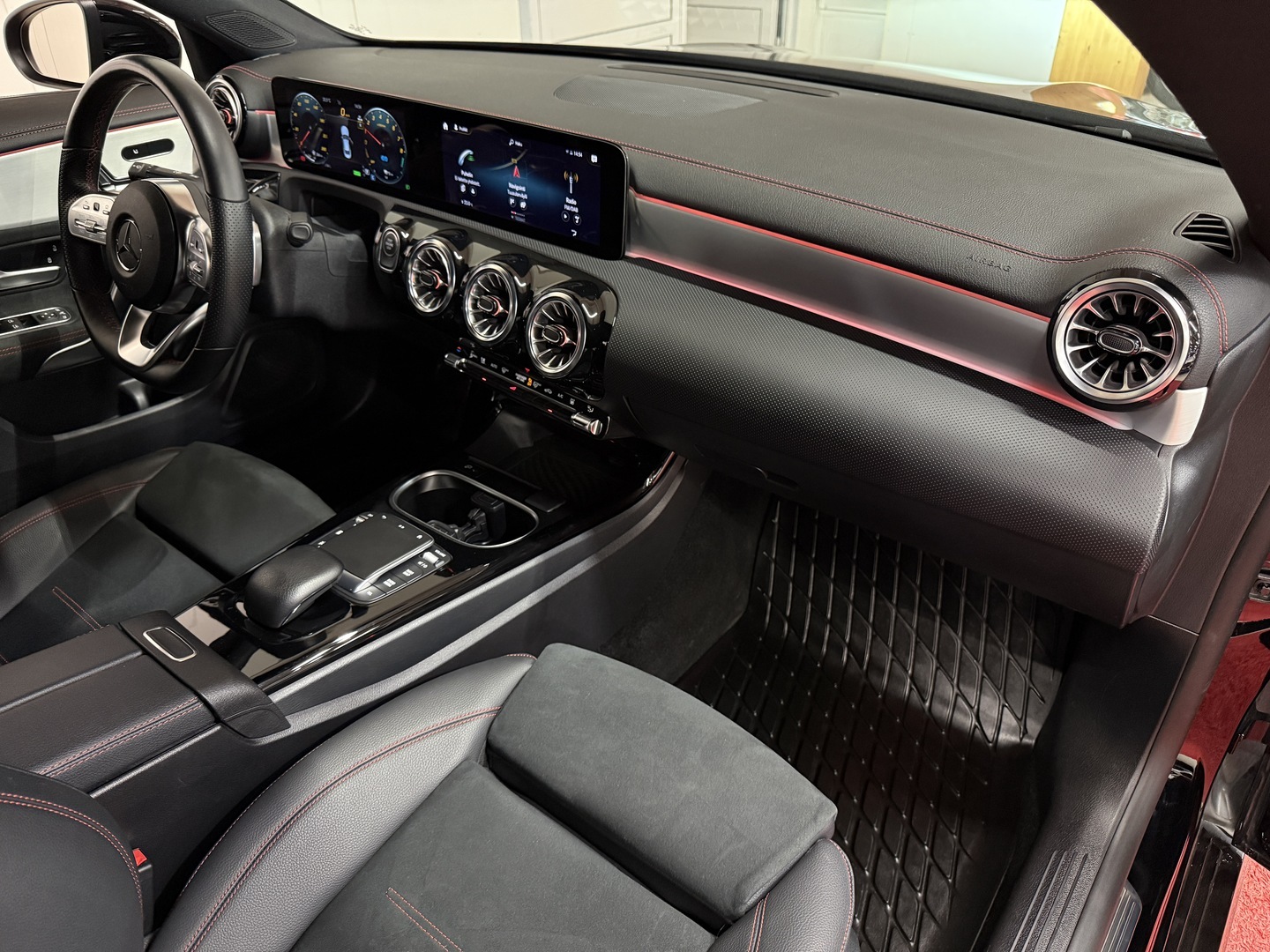 MERCEDES-BENZ CLA 2023