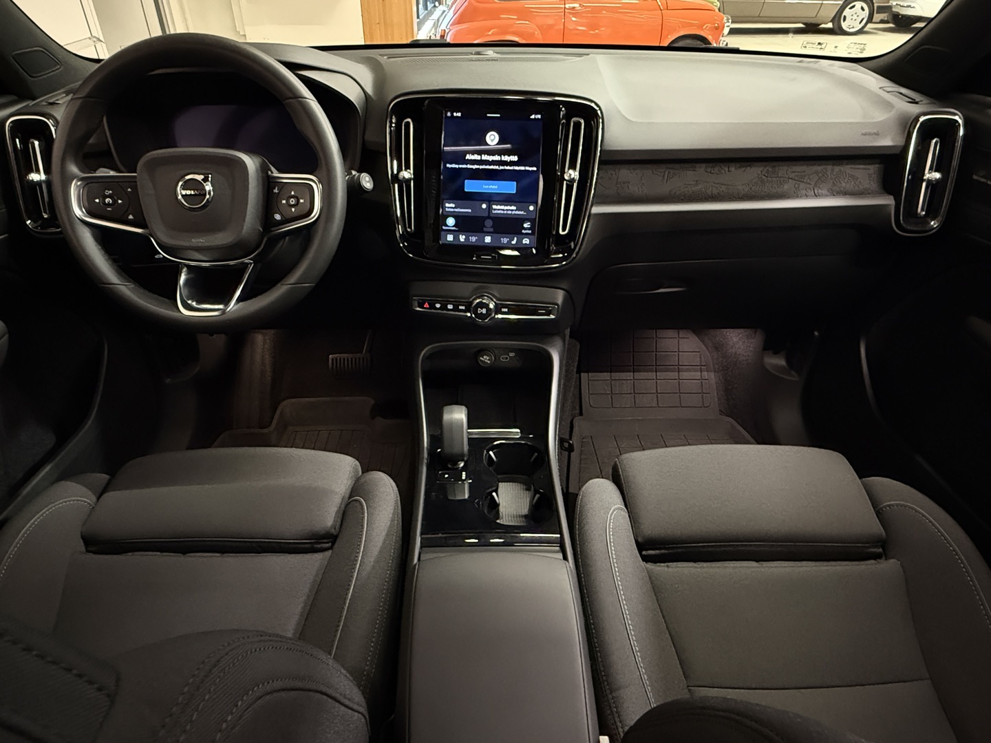VOLVO XC40 2023