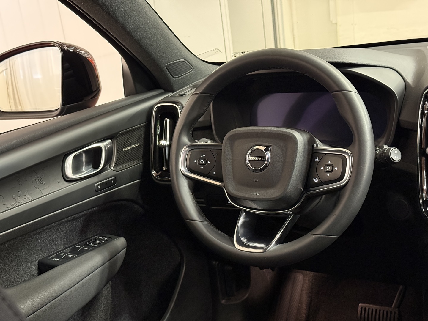 VOLVO XC40 2023