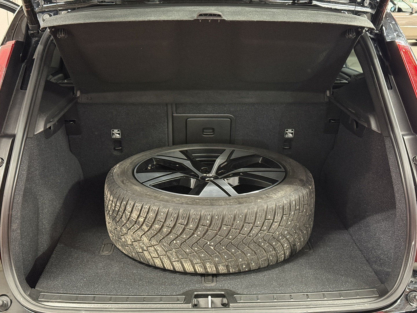 VOLVO XC40 2023