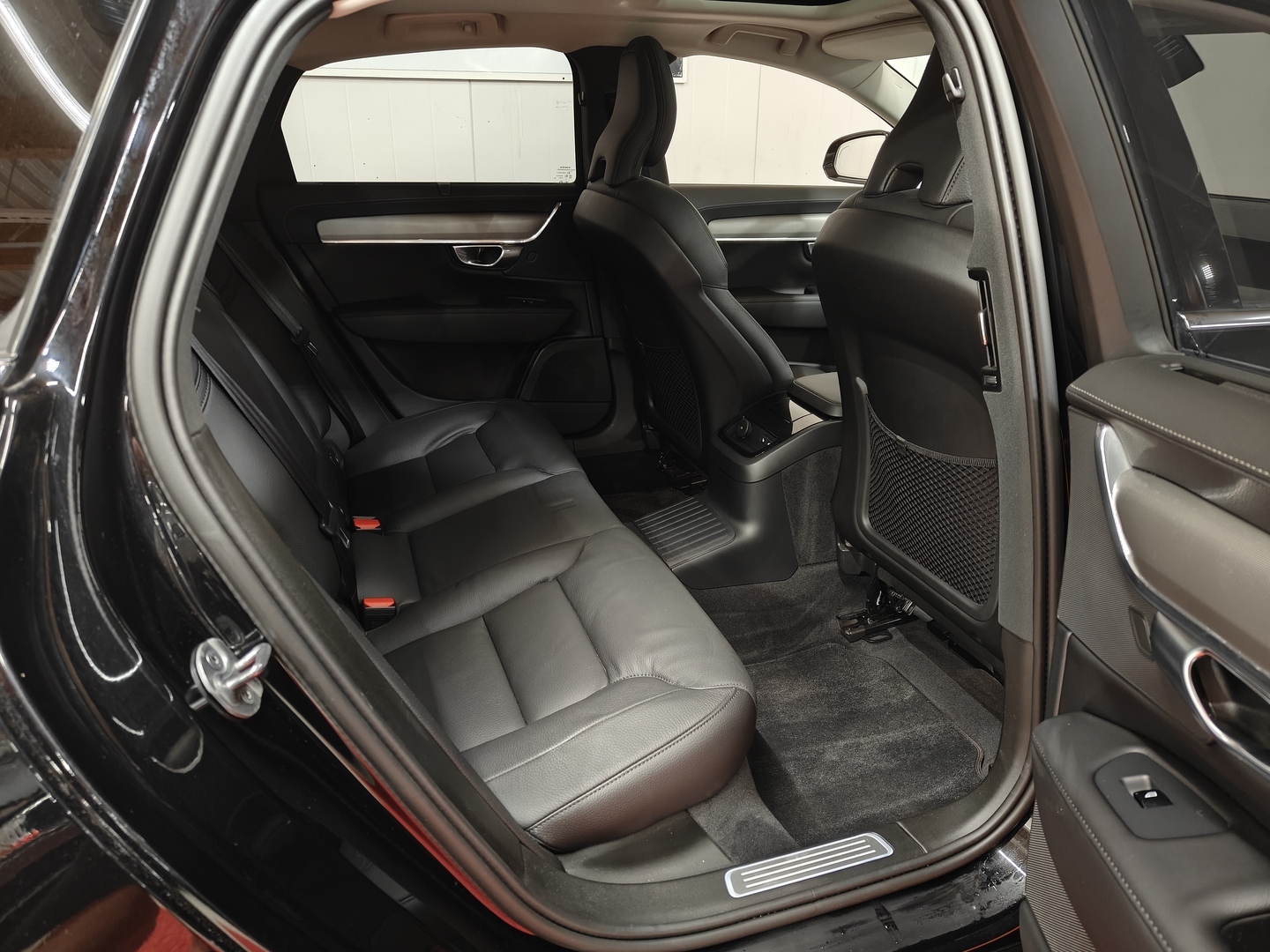 VOLVO S90 27