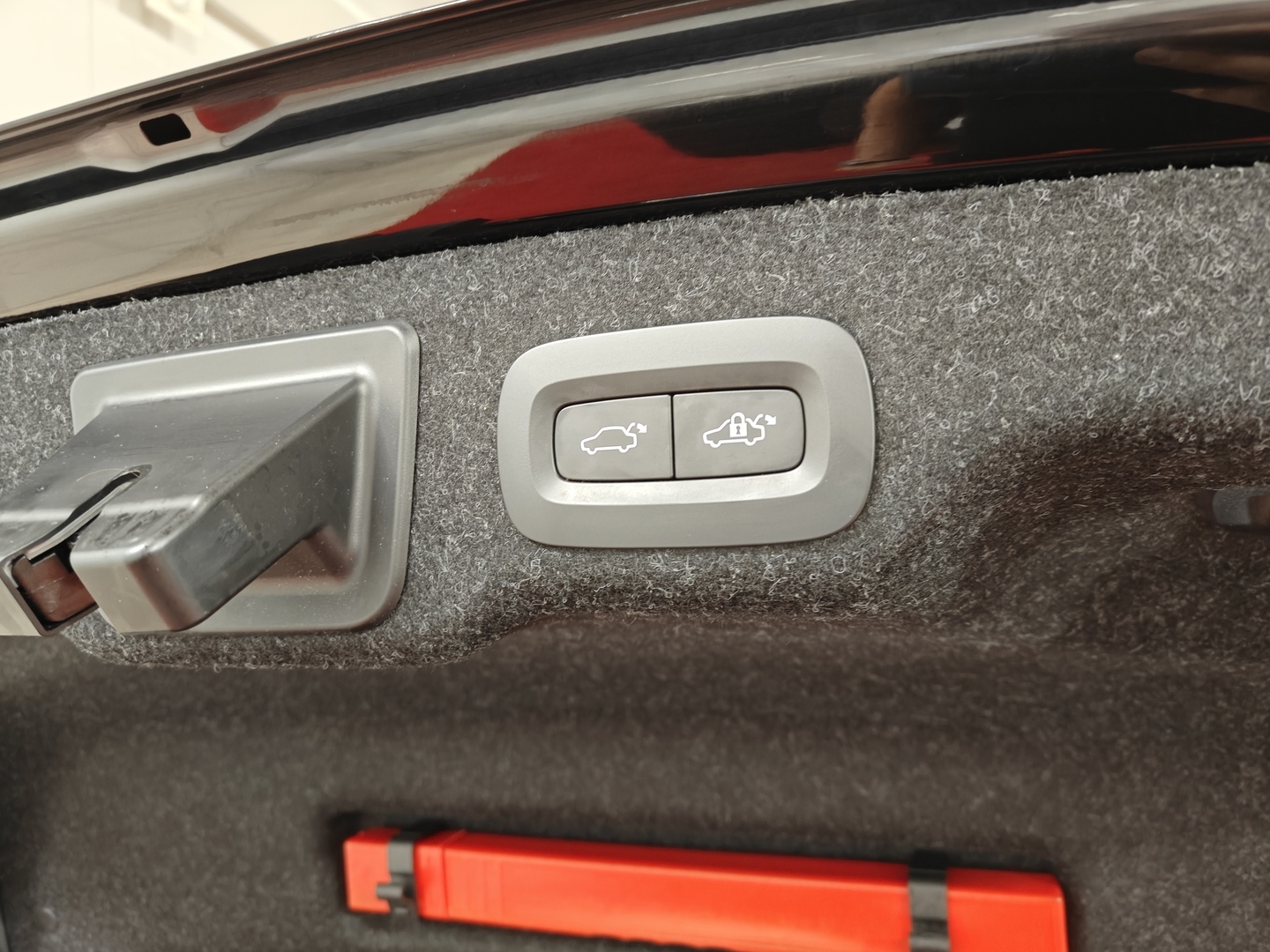 VOLVO S90 29