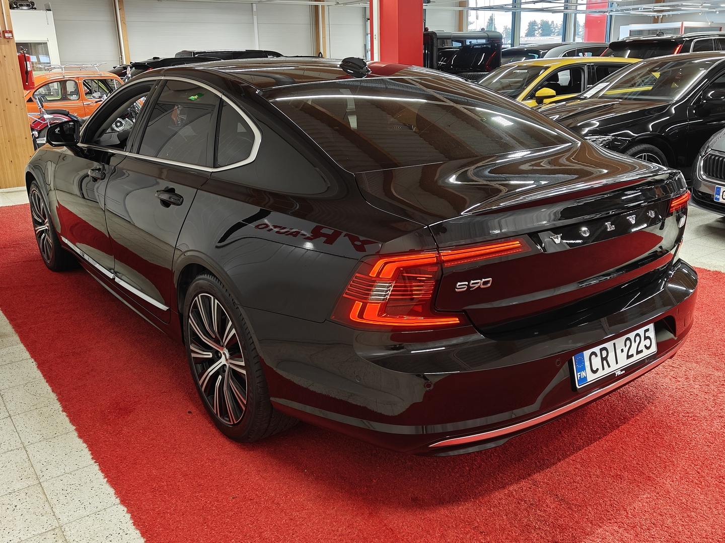 VOLVO S90 4