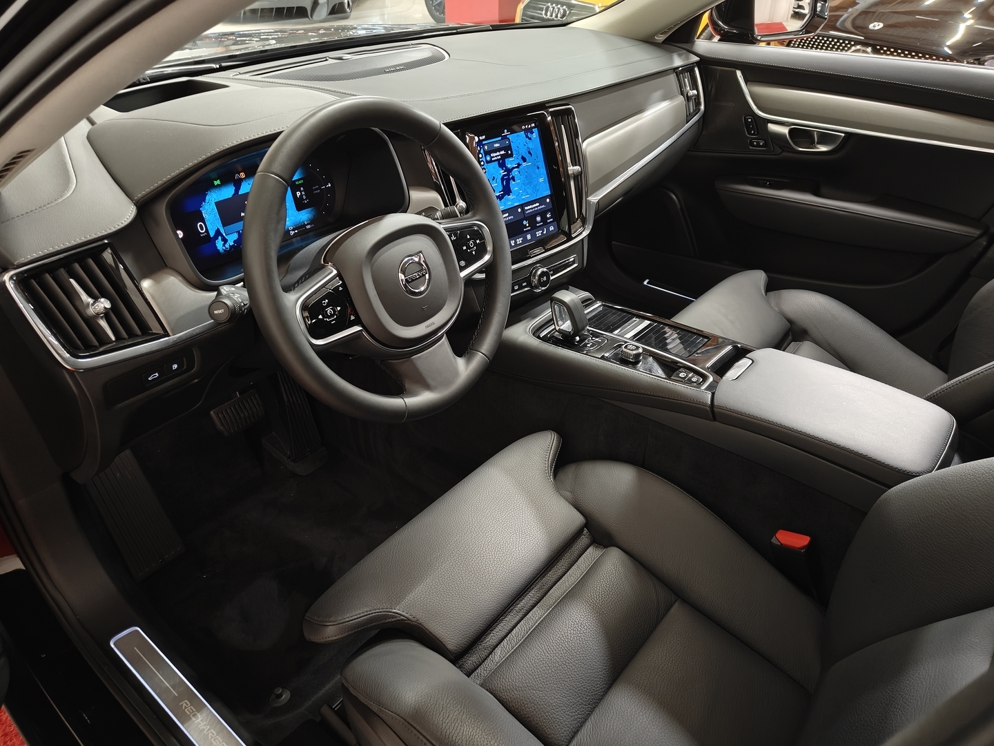 VOLVO S90 8