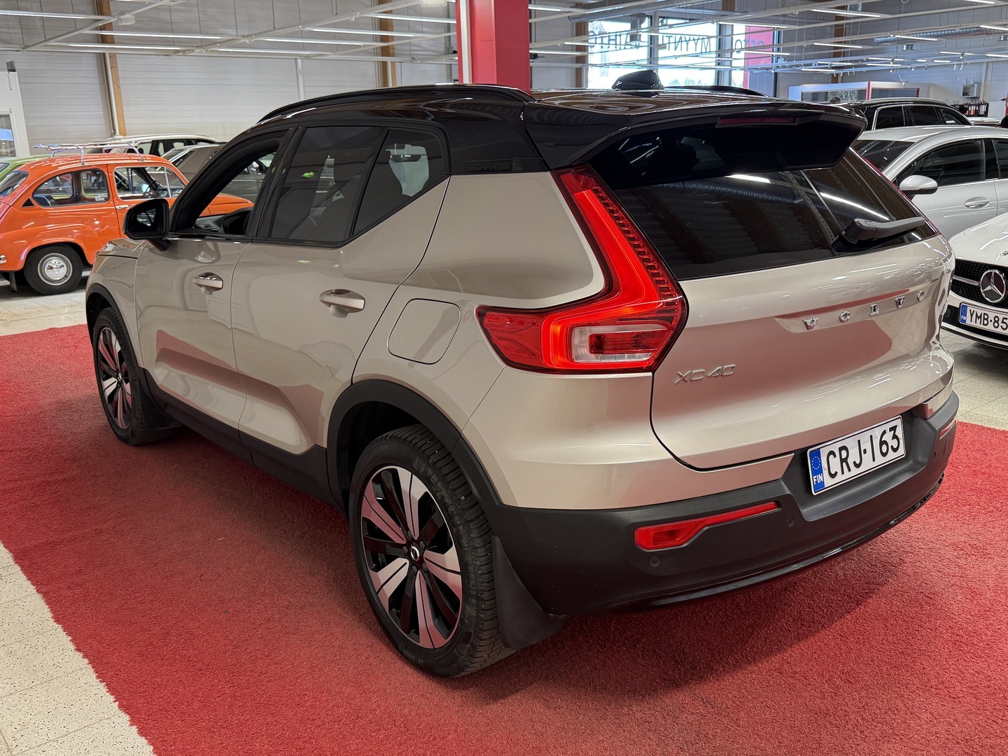 VOLVO XC40 2023