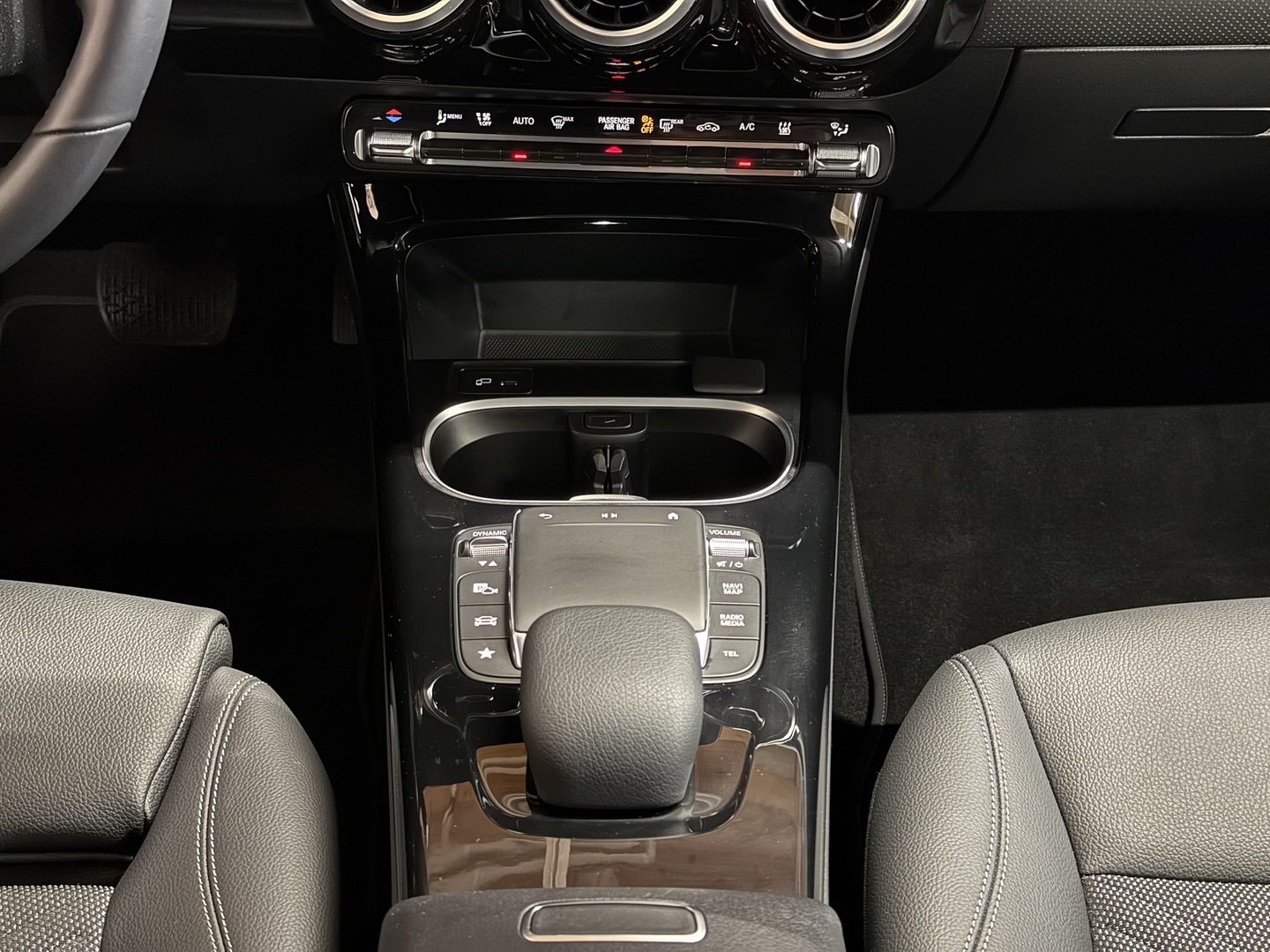 MERCEDES-BENZ CLA 2023