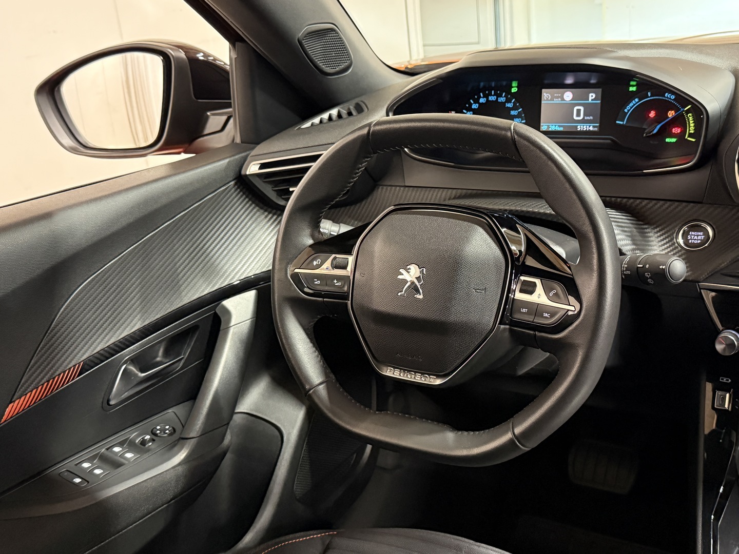 PEUGEOT e-2008 2023