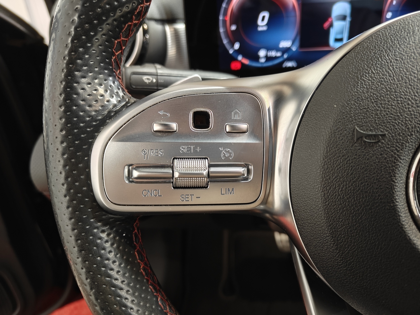 MERCEDES-BENZ A 2021