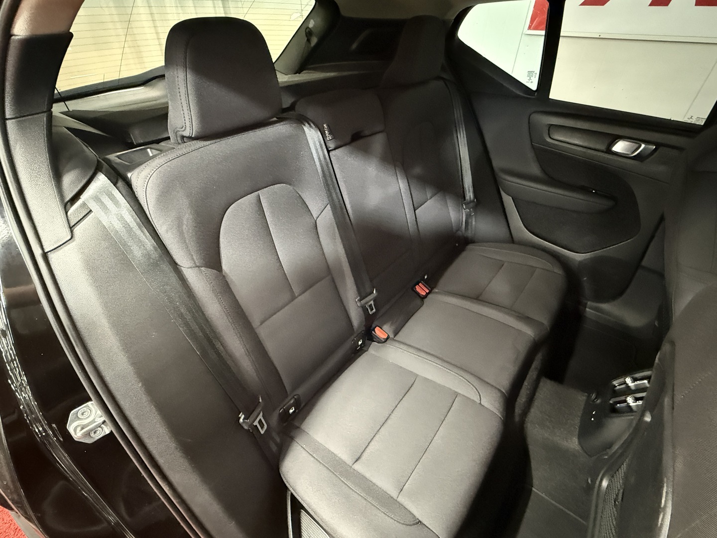 VOLVO XC40 21