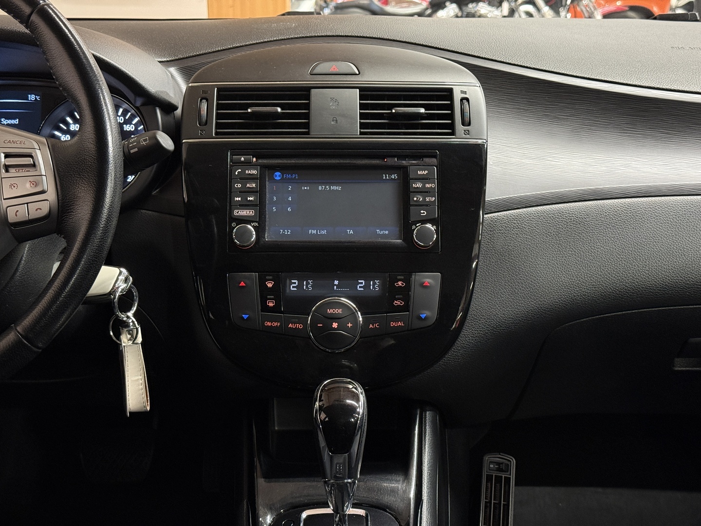 NISSAN Pulsar 2015
