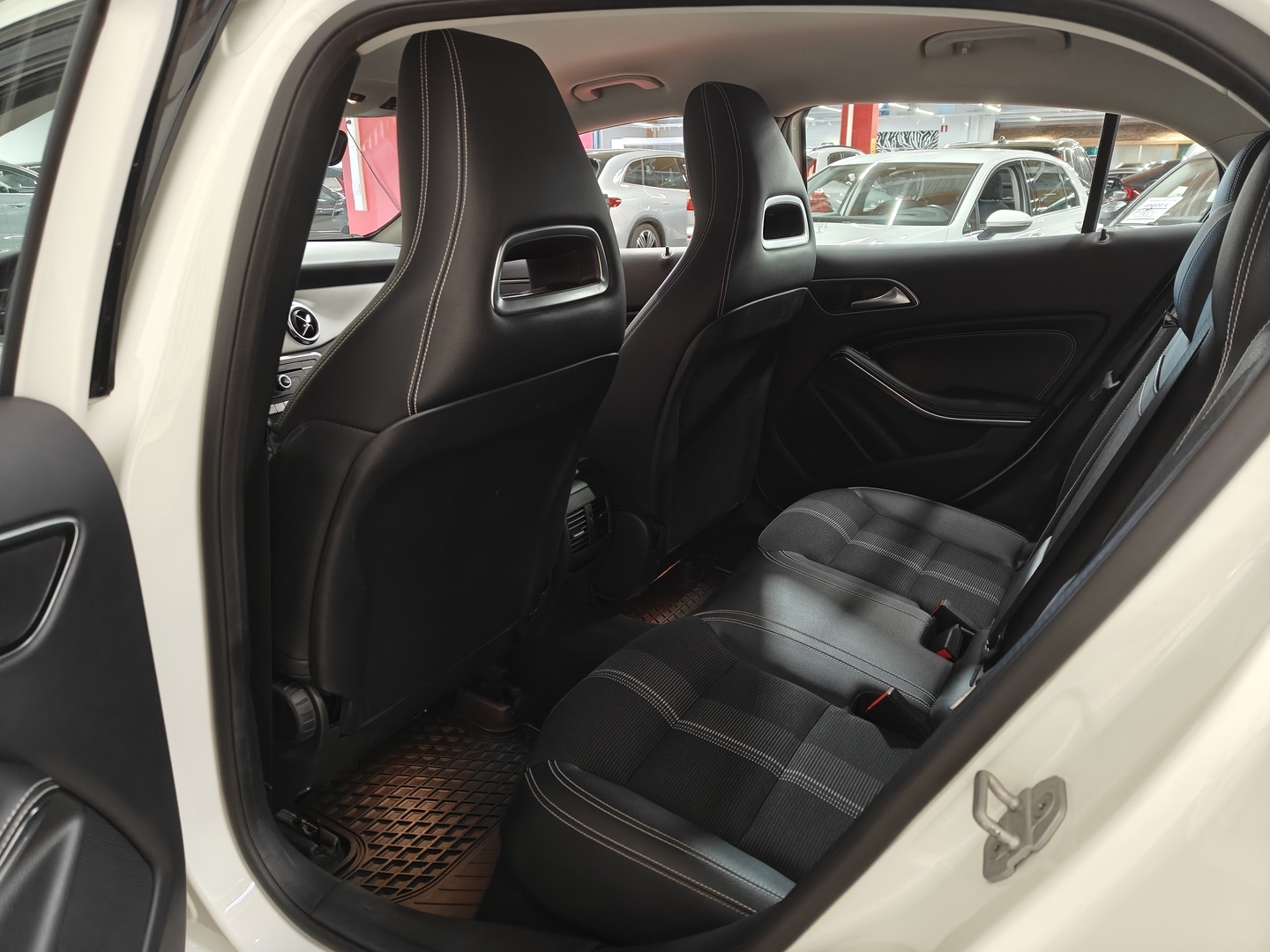 MERCEDES-BENZ GLA 2017
