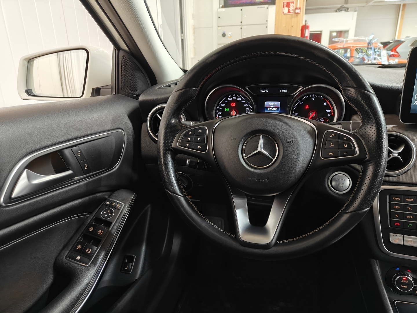 MERCEDES-BENZ GLA 2017