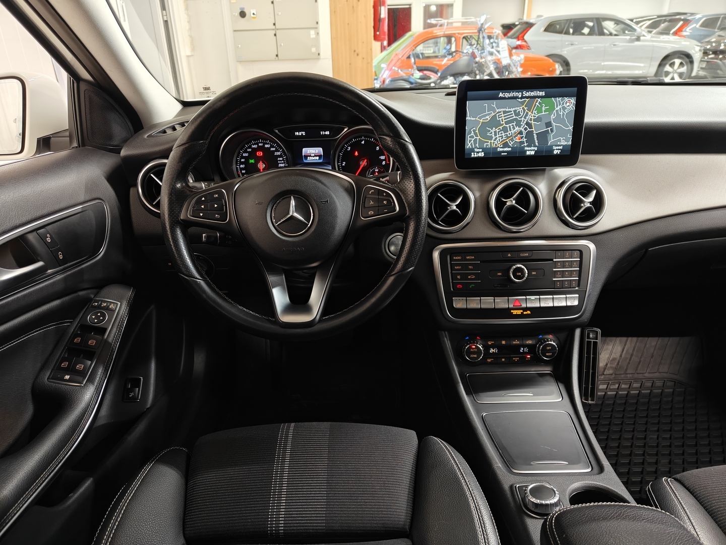 MERCEDES-BENZ GLA 2017