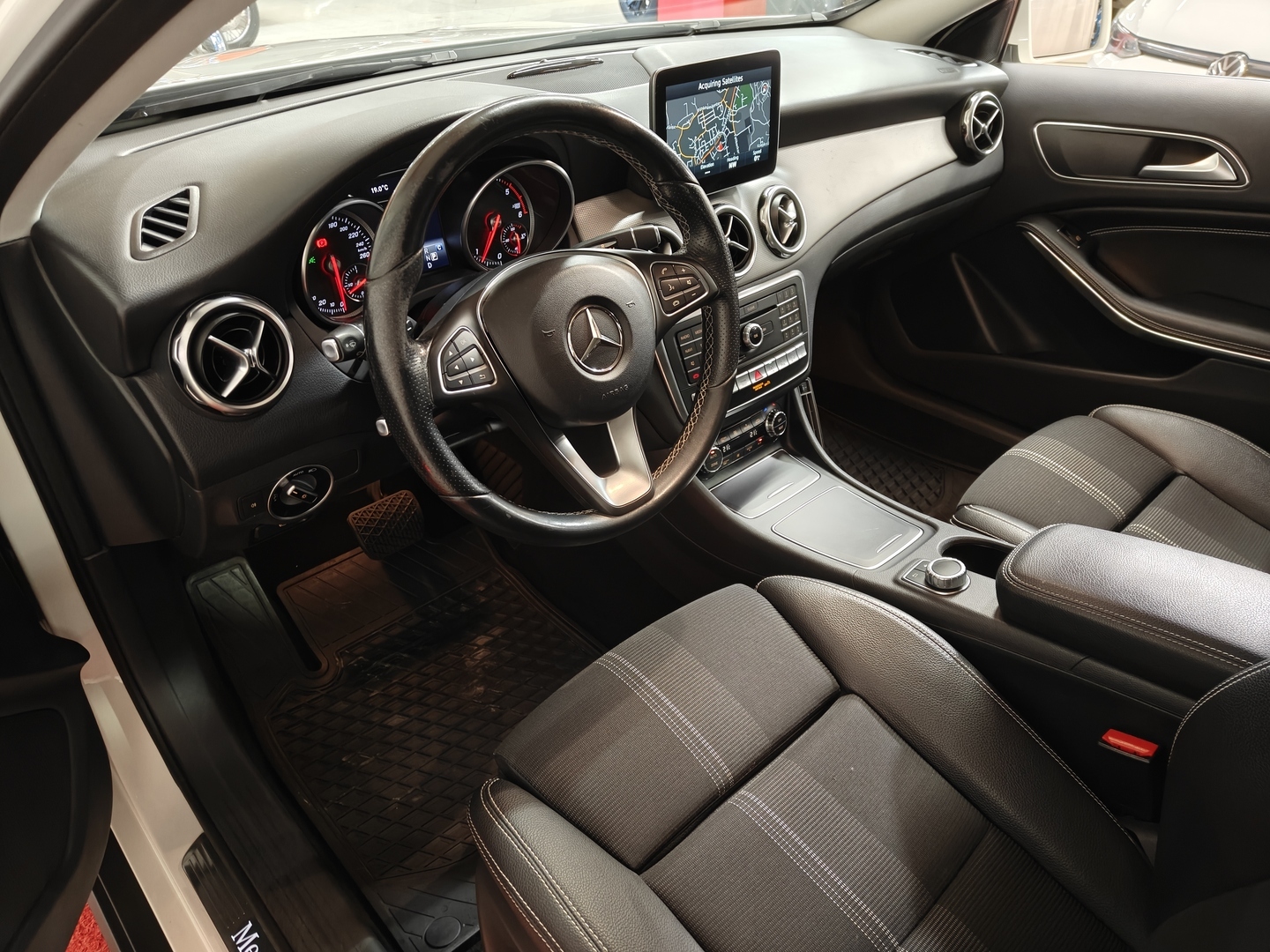 MERCEDES-BENZ GLA 2017