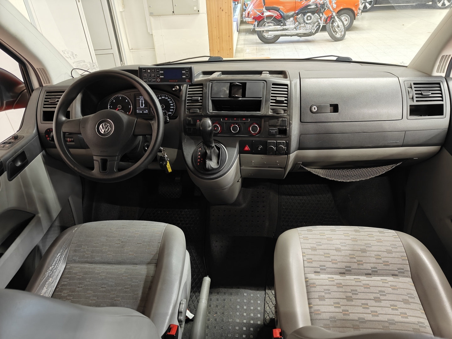 VOLKSWAGEN TRANSPORTER 2012