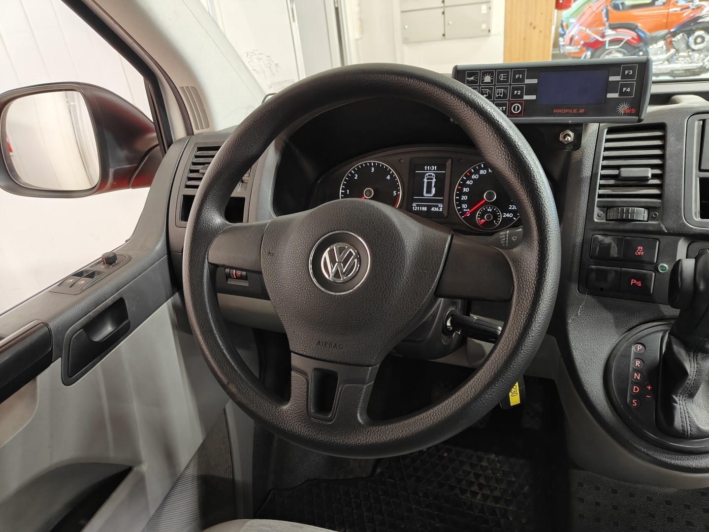 VOLKSWAGEN TRANSPORTER 2012
