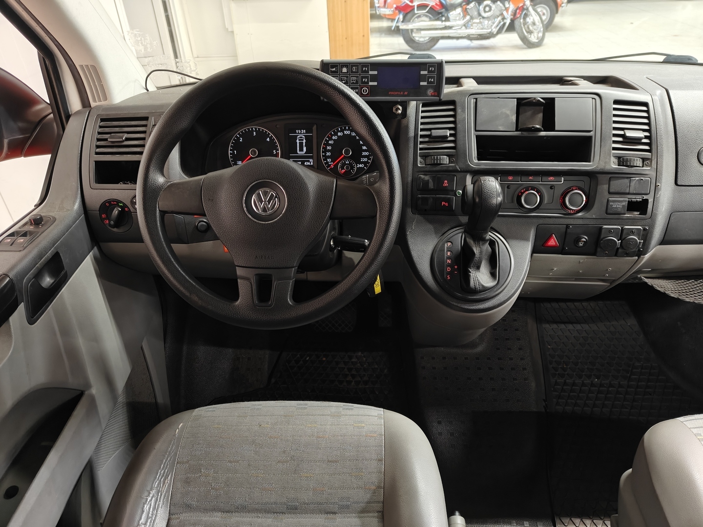 VOLKSWAGEN TRANSPORTER 2012