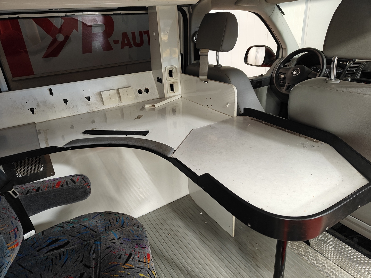 VOLKSWAGEN TRANSPORTER 2012
