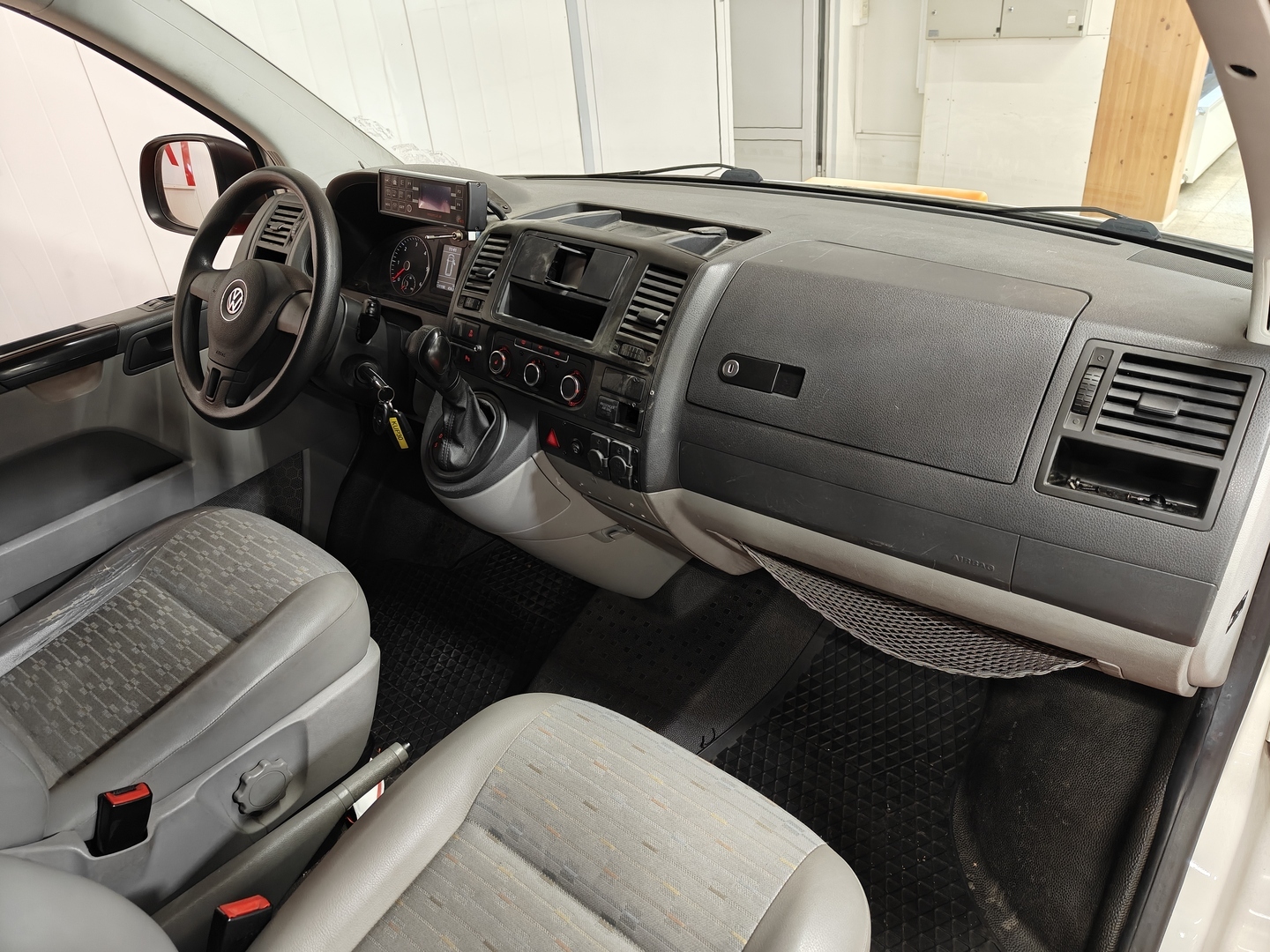 VOLKSWAGEN TRANSPORTER 2012