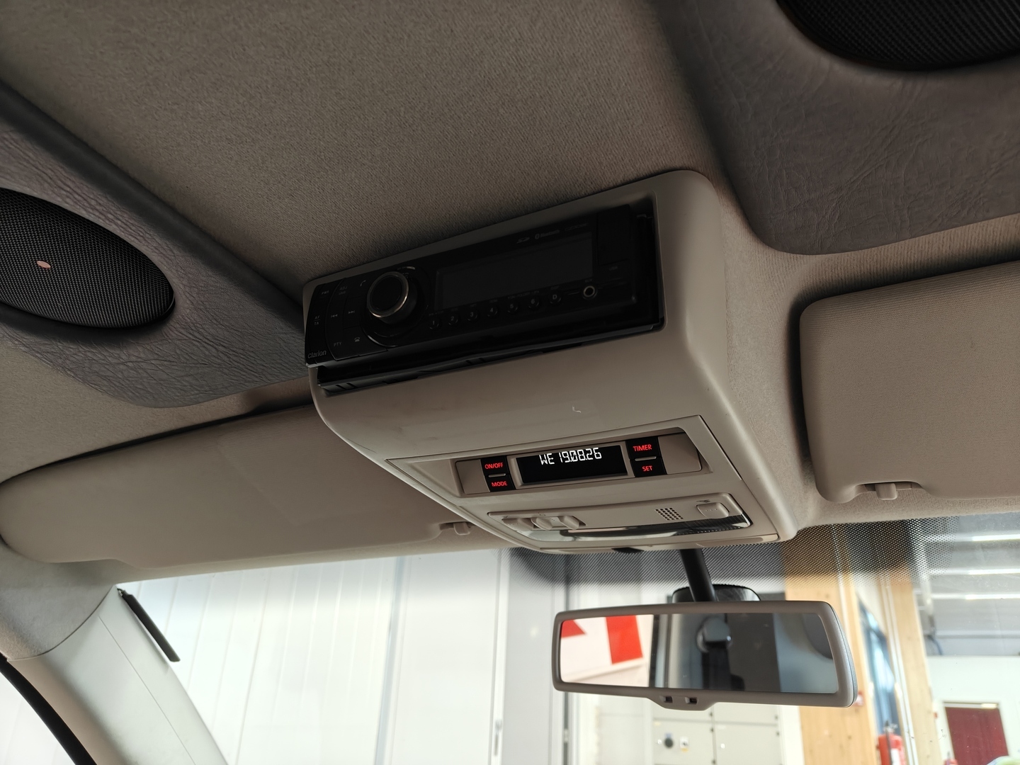 VOLKSWAGEN TRANSPORTER 2012