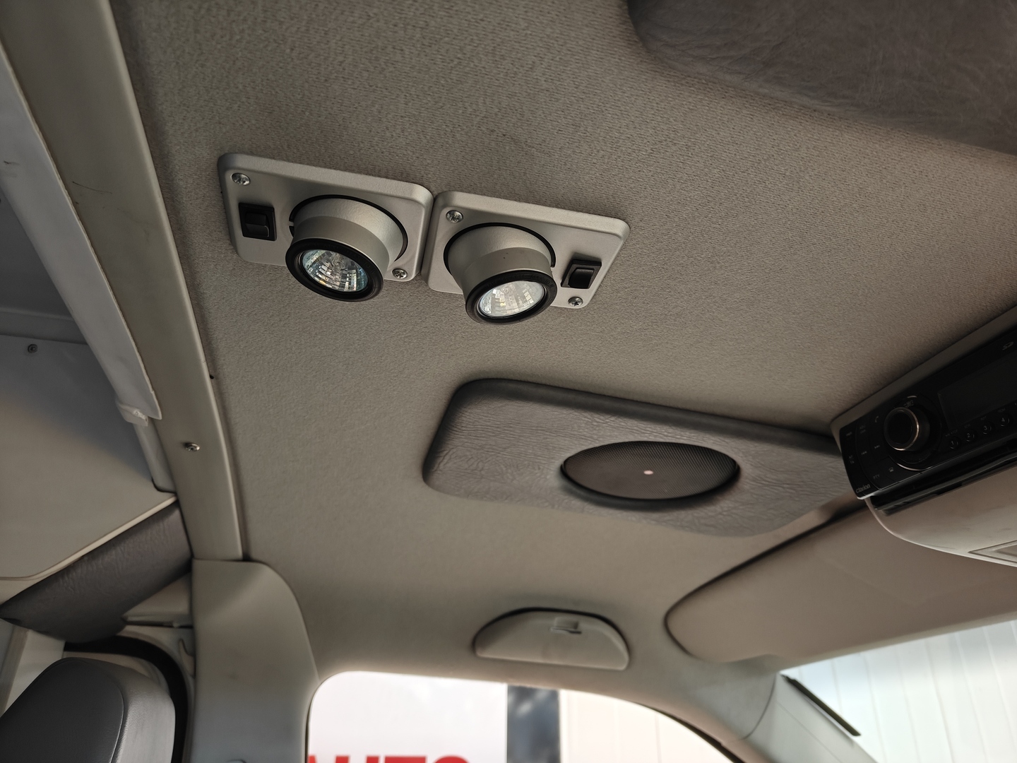 VOLKSWAGEN TRANSPORTER 2012