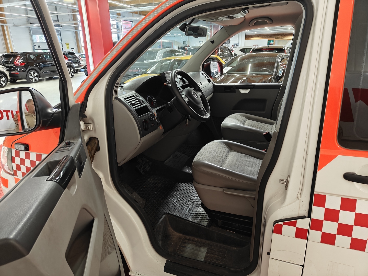 VOLKSWAGEN TRANSPORTER 2012