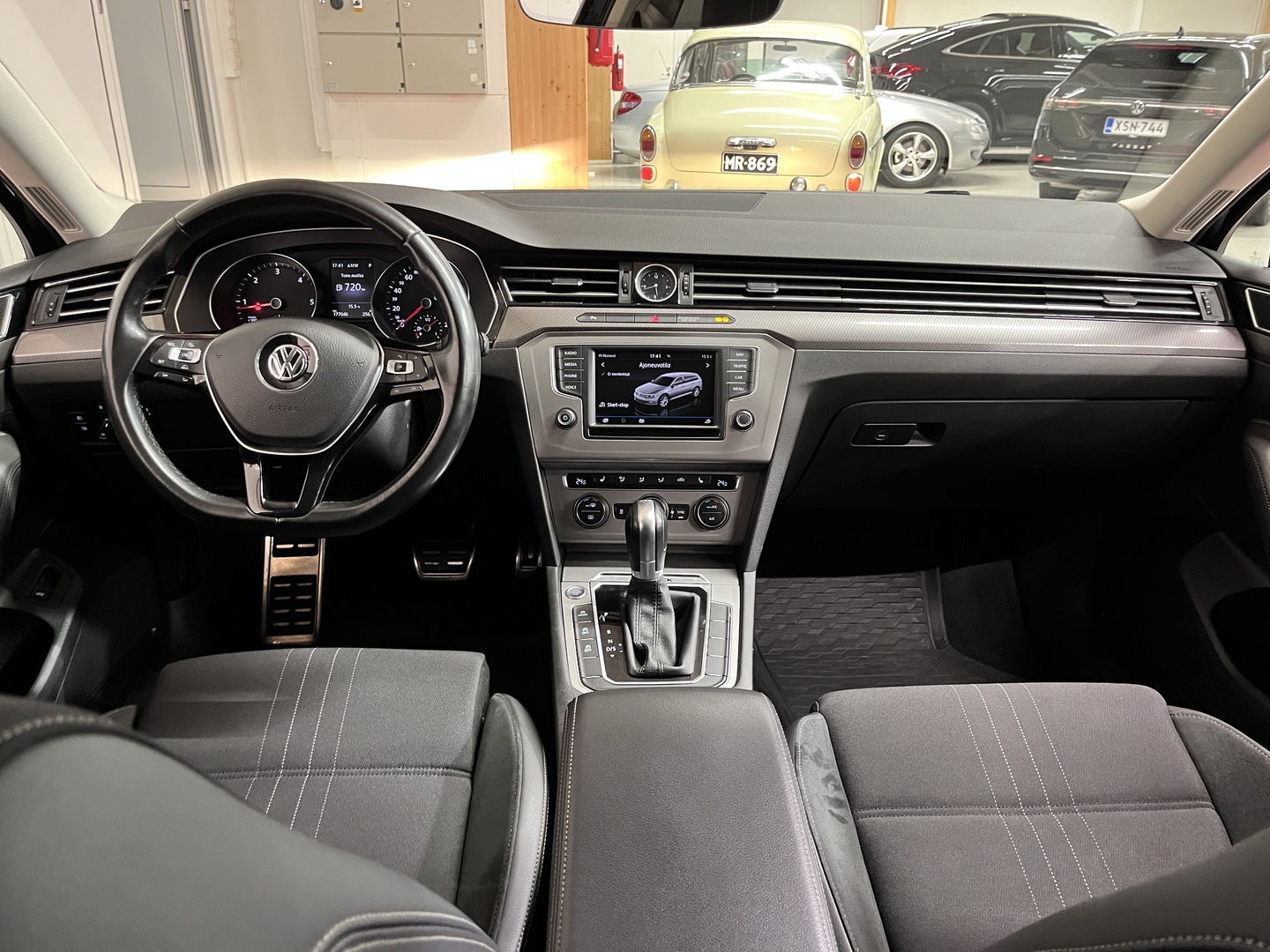 VOLKSWAGEN Passat 2017