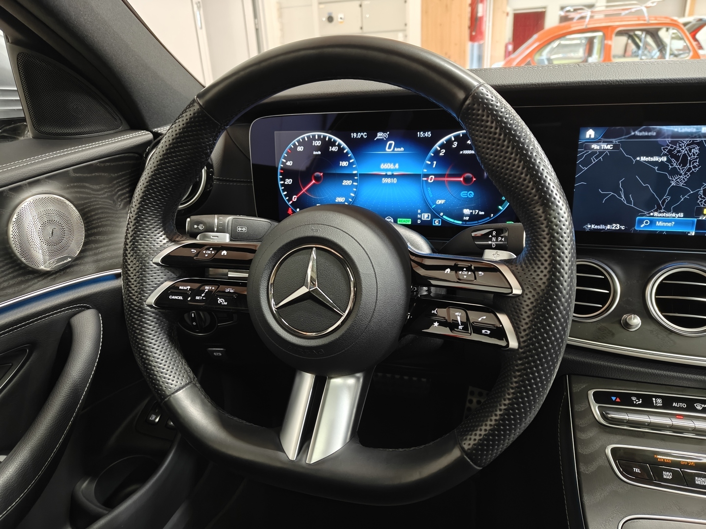 MERCEDES-BENZ E 11