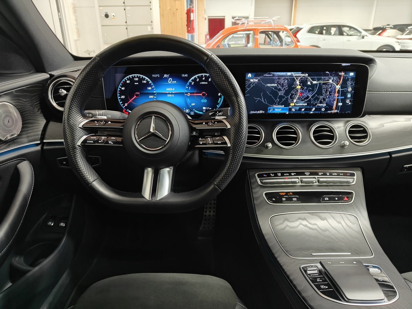 MERCEDES-BENZ E 12