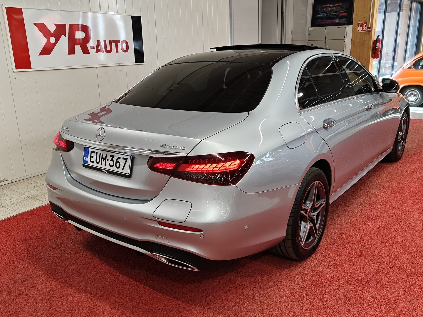 MERCEDES-BENZ E 5