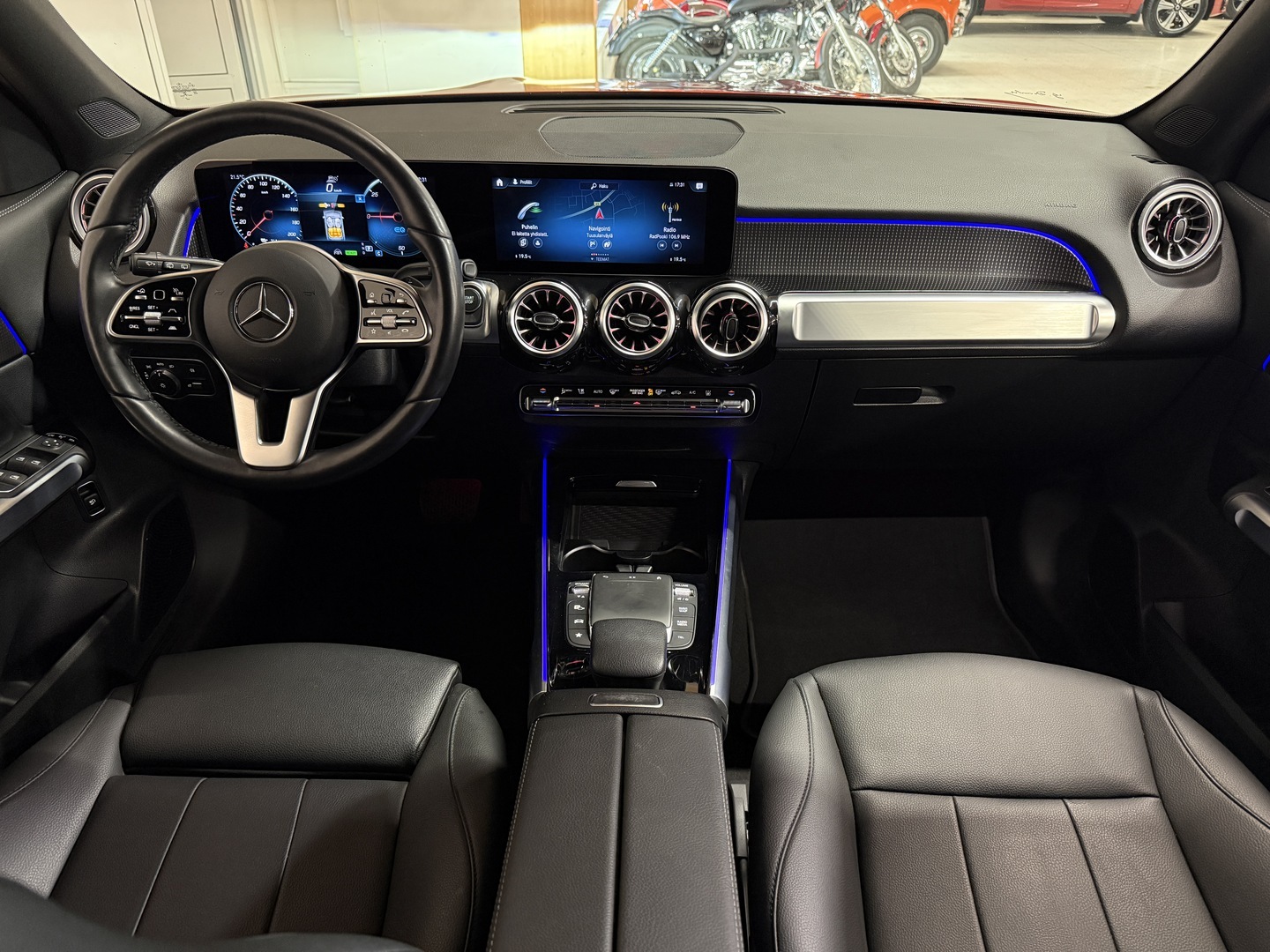 MERCEDES-BENZ EQB 2023