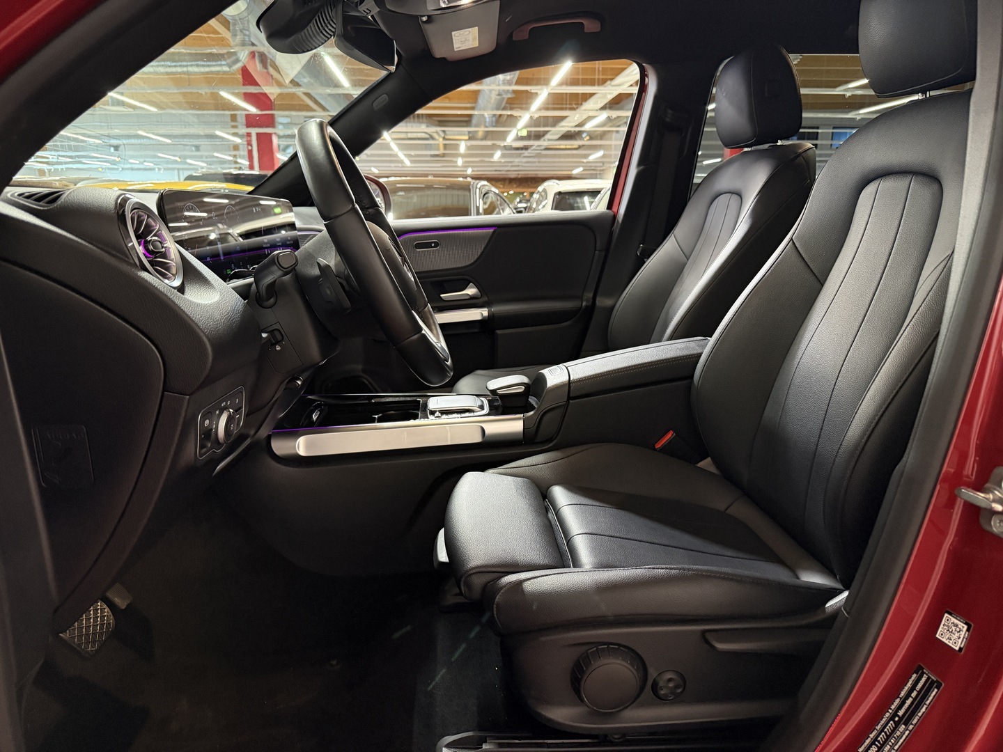 MERCEDES-BENZ EQB 2023