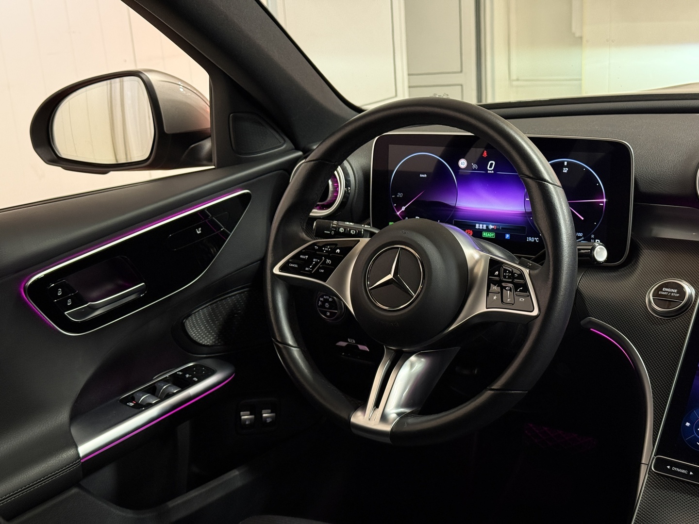 MERCEDES-BENZ C 2023