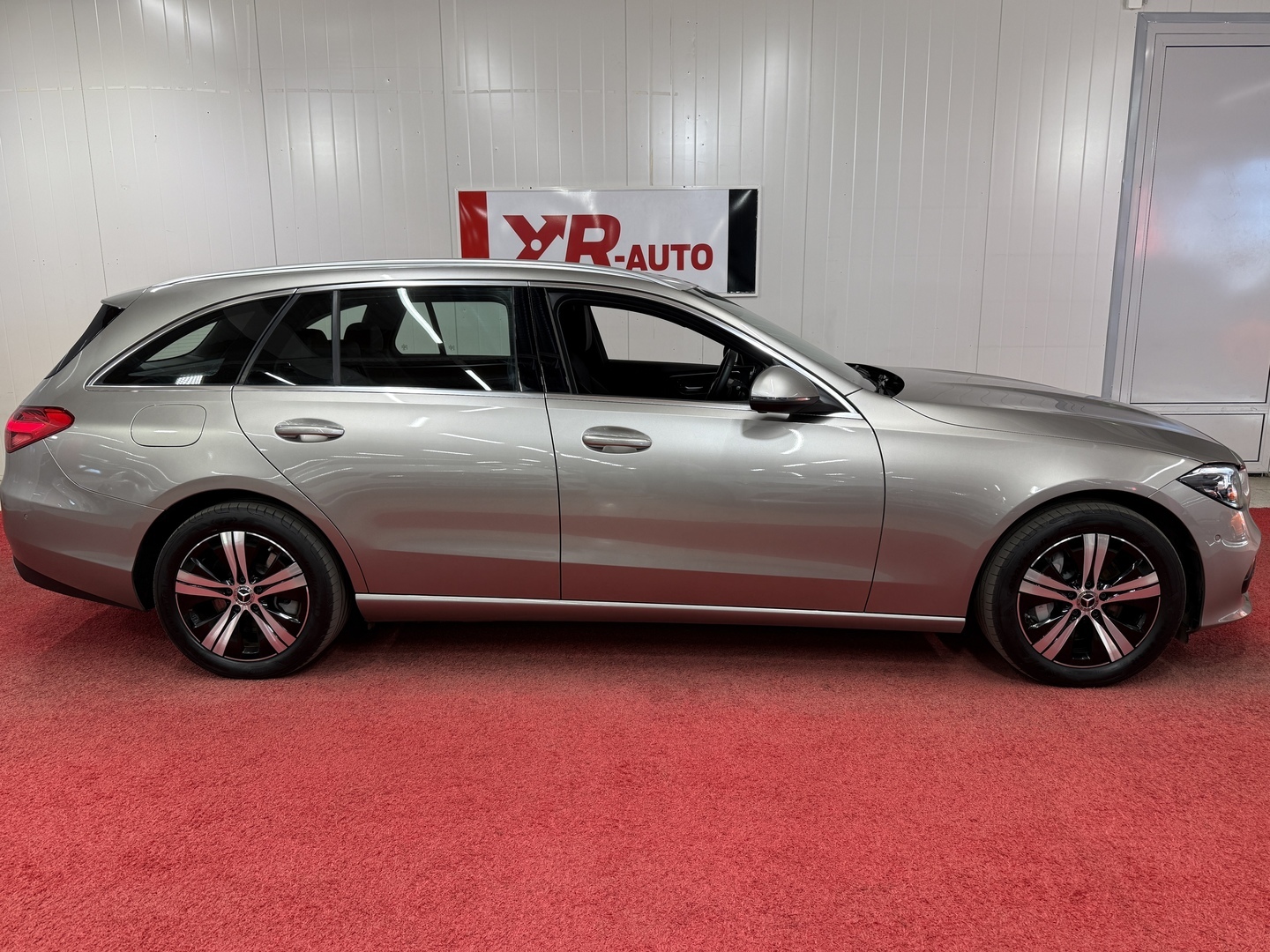 MERCEDES-BENZ C 2023