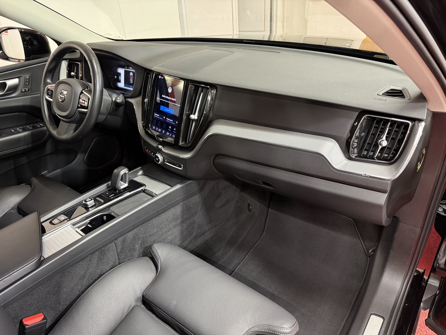VOLVO XC60 2023