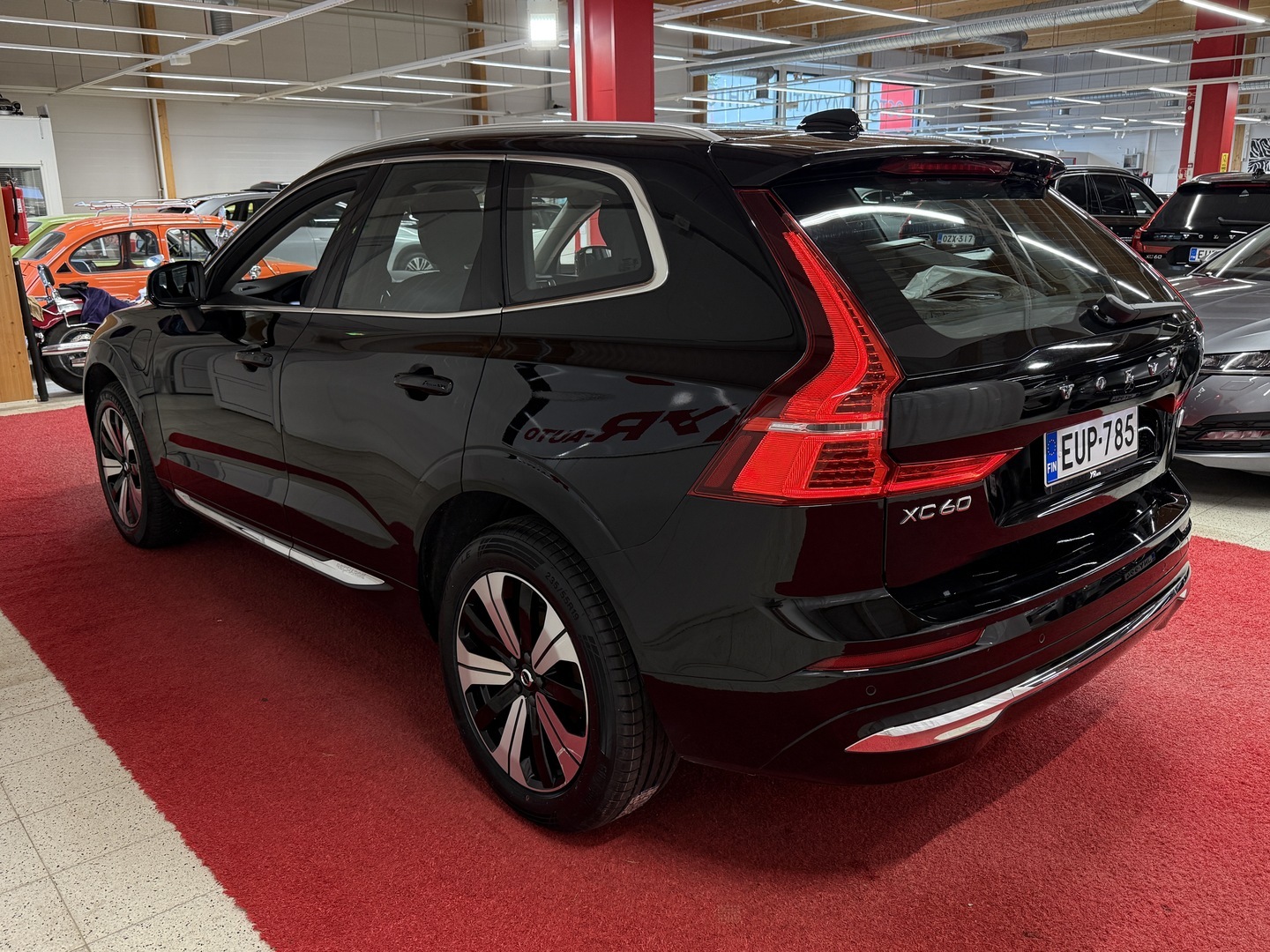 VOLVO XC60 2023