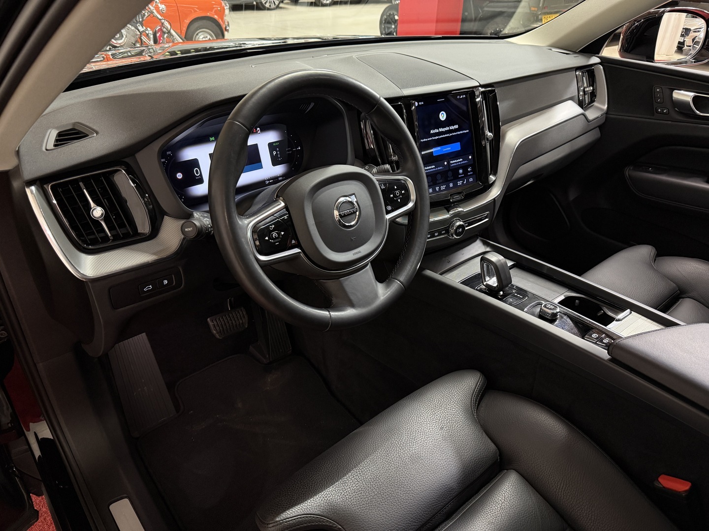 VOLVO XC60 2023
