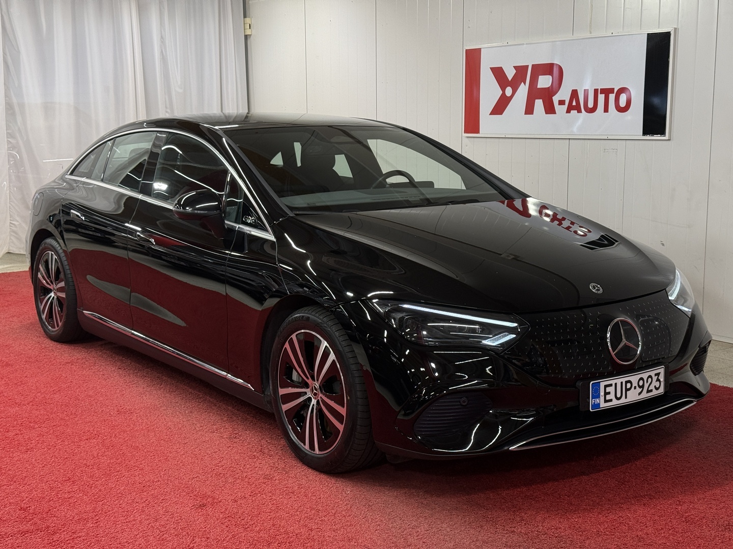 MERCEDES-BENZ EQE 2023