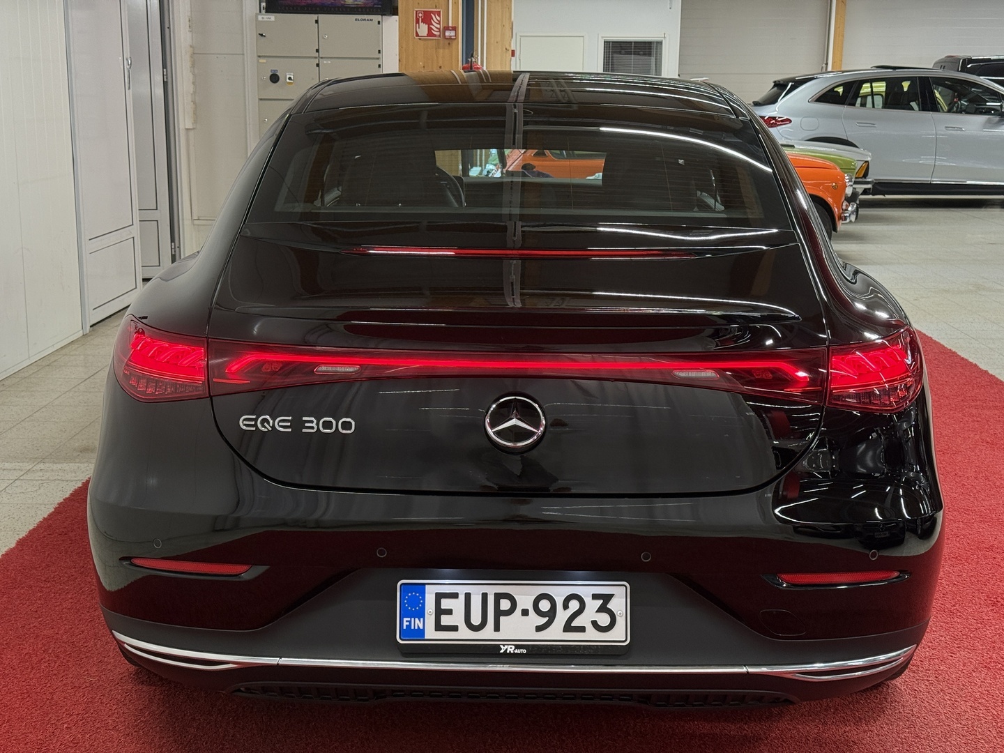MERCEDES-BENZ EQE 2023