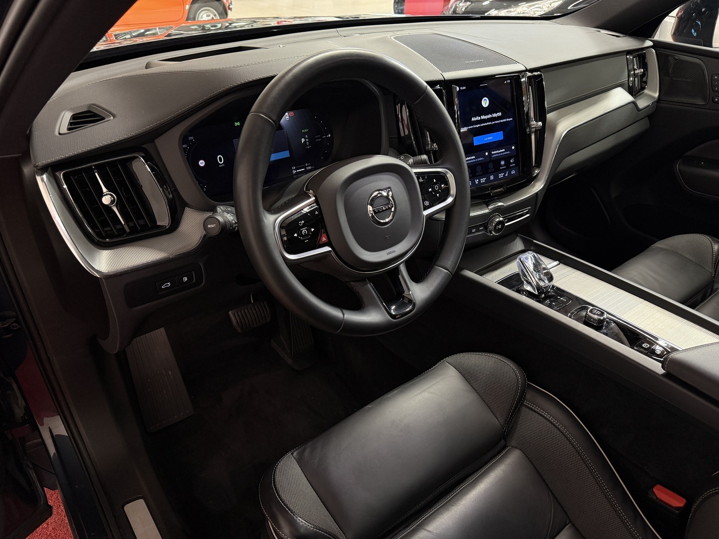 VOLVO XC60 2023