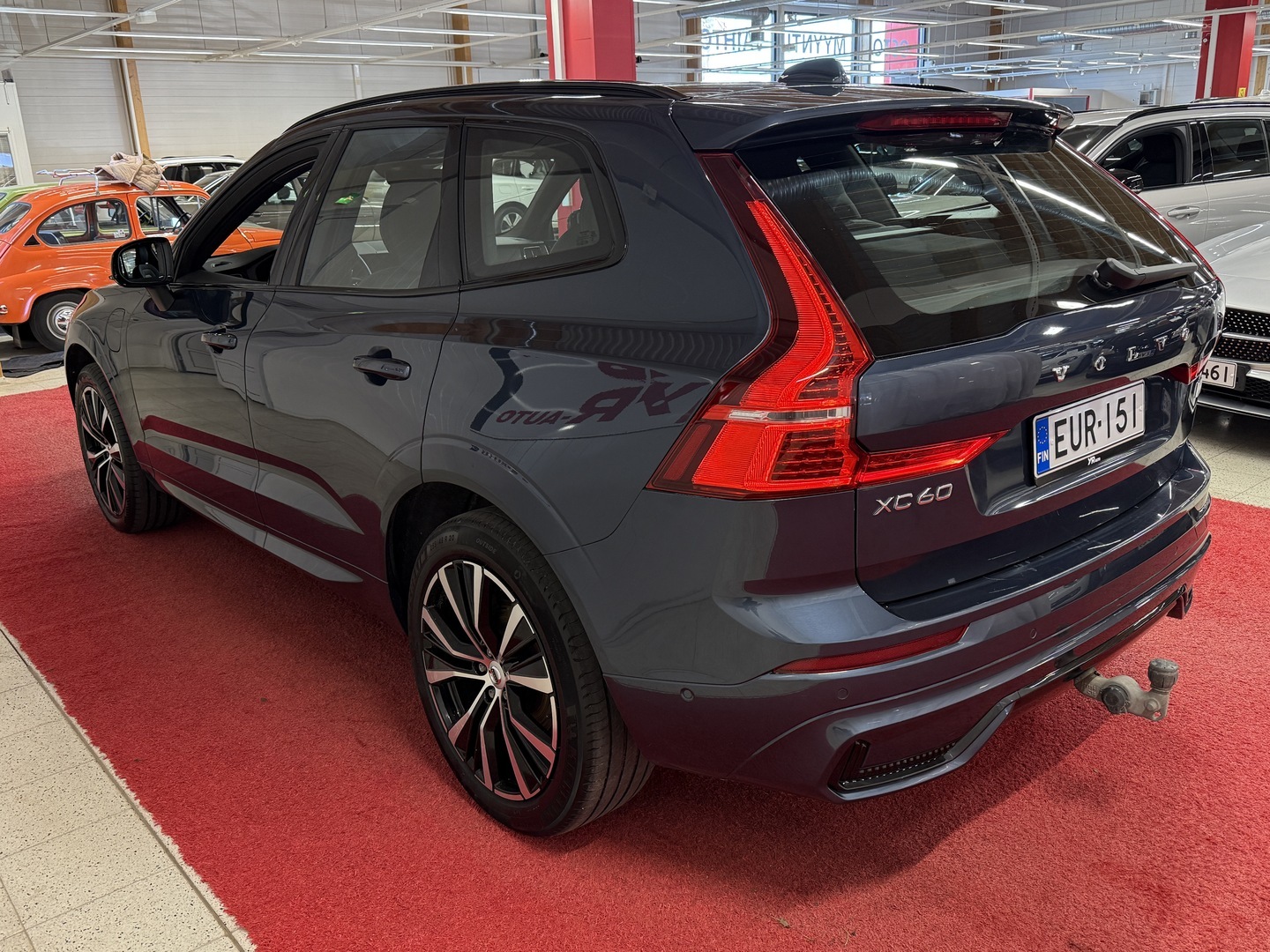 VOLVO XC60 2023