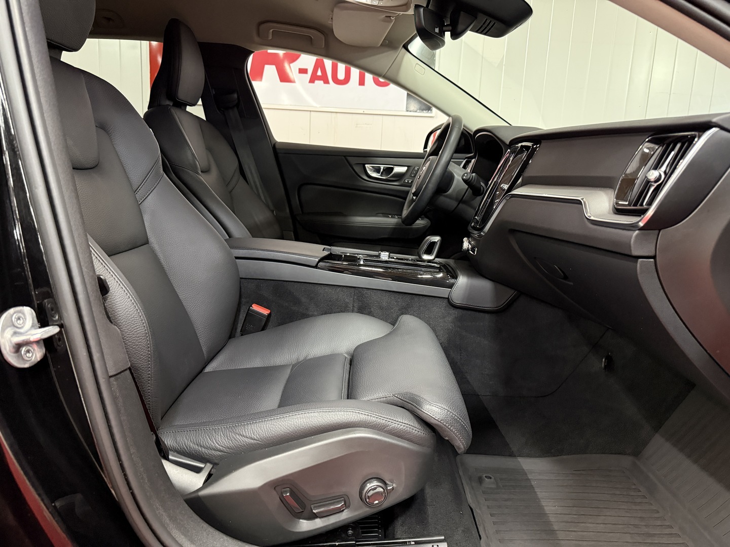 VOLVO V60 19