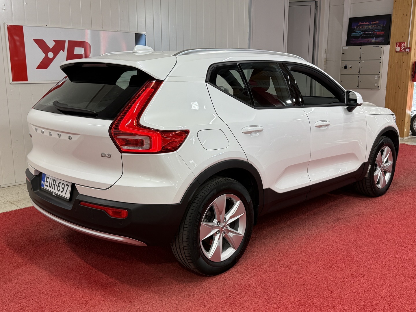 VOLVO XC40 2023