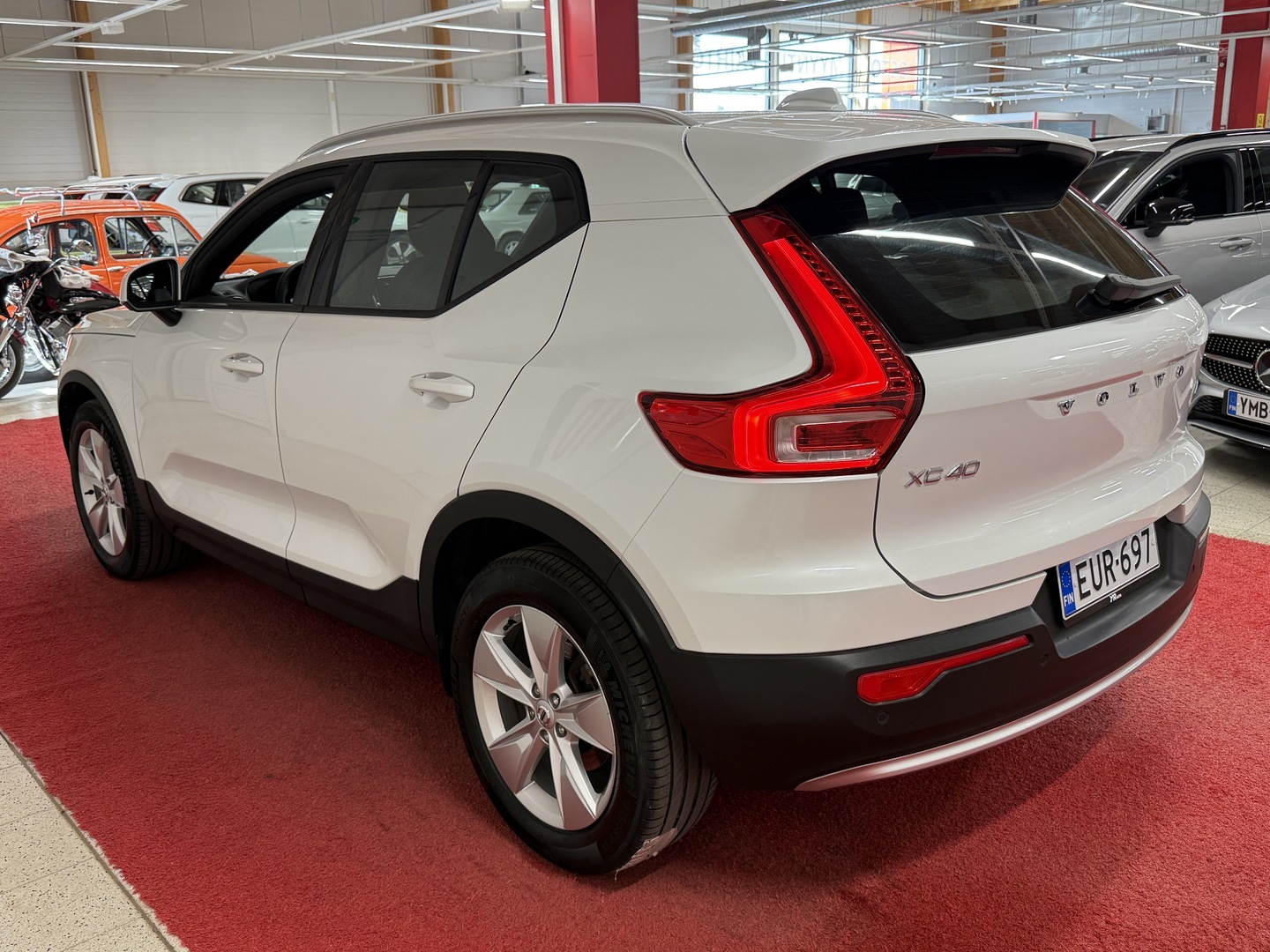 VOLVO XC40 2023